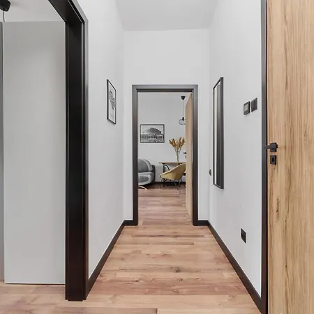 Daire Norwida With Balcony Downtown By Renters *