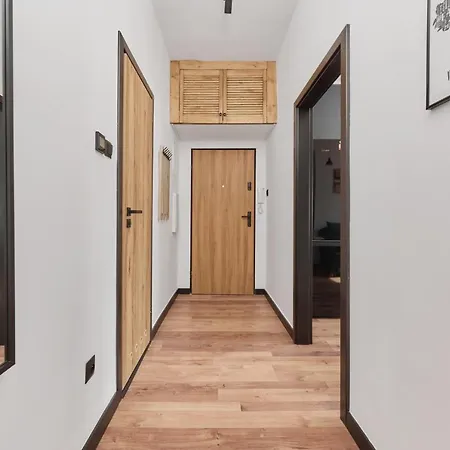 Appartement Norwida With Balcony Downtown By Renters