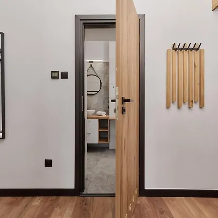 Norwida With Balcony Downtown By Renters