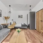 Apartment Norwida With Balcony Downtown By Renters Wroclaw