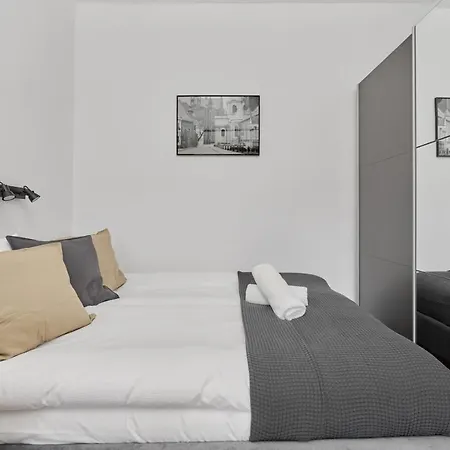 Apartment Norwida With Balcony Downtown By Renters *