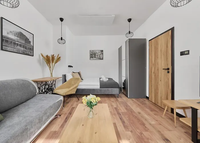 Apartment Norwida With Balcony Downtown By Renters Wroclaw