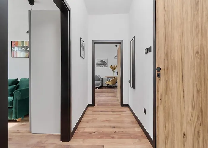 Apartment Norwida With Balcony Downtown By Renters *