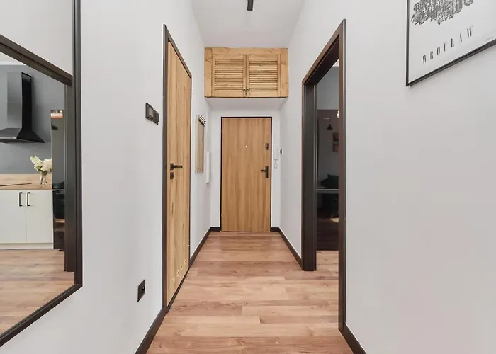 Apartment Norwida With Balcony Downtown By Renters