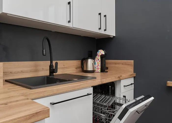 Apartment Norwida With Balcony Downtown By Renters Wroclaw