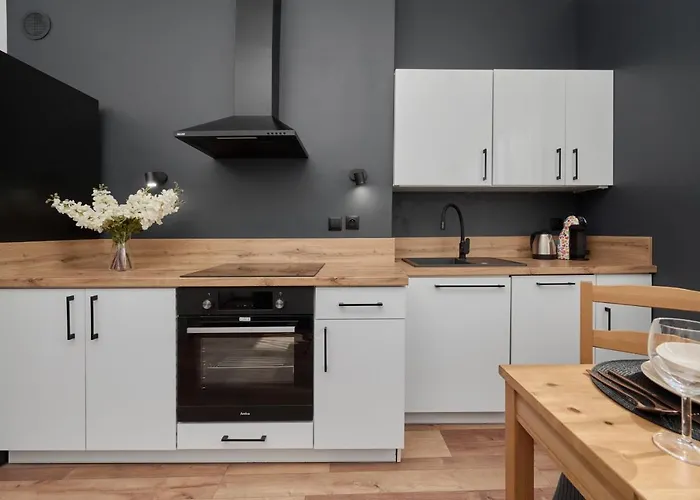 Apartment Norwida With Balcony Downtown By Renters *